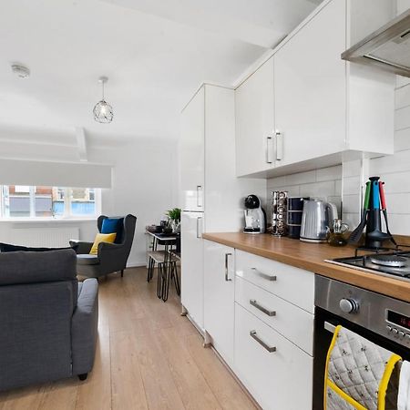 Village Cwtch Whitchurch 2 Bedroom Apartment Cardiff Bagian luar foto