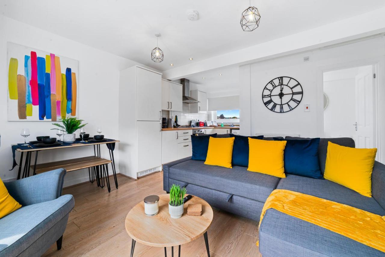 Village Cwtch Whitchurch 2 Bedroom Apartment Cardiff Bagian luar foto