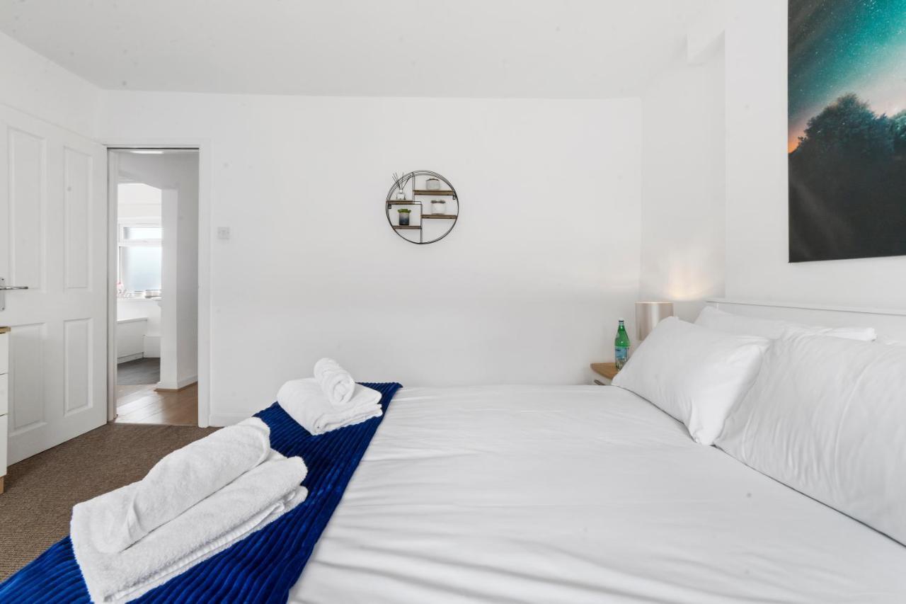 Village Cwtch Whitchurch 2 Bedroom Apartment Cardiff Bagian luar foto