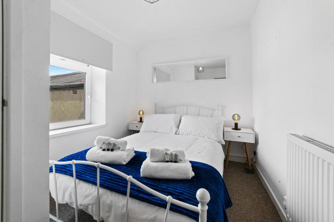 Village Cwtch Whitchurch 2 Bedroom Apartment Cardiff Bagian luar foto